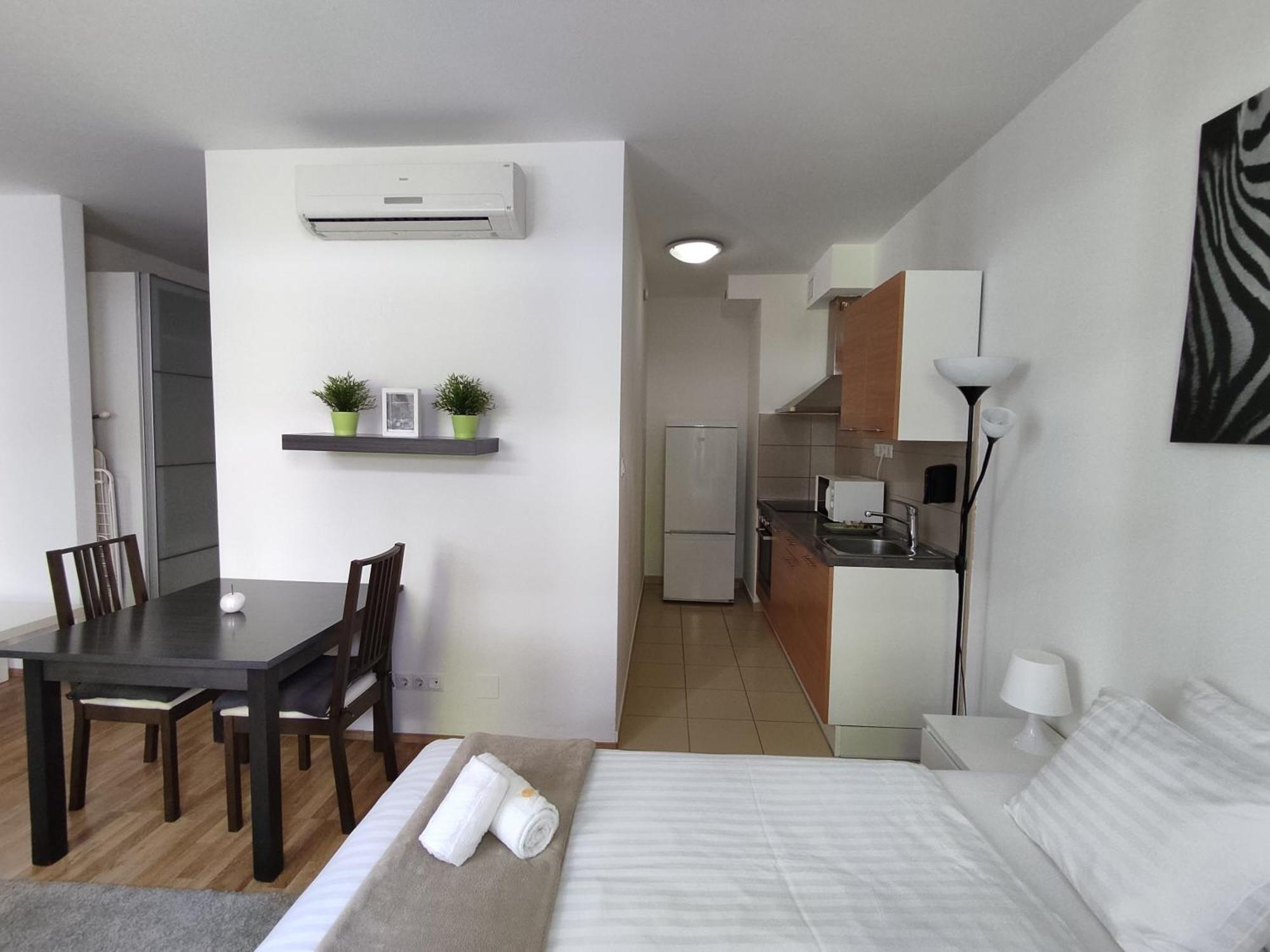 คอร์วิน เซนเตอร์ สวีท Aparthotel บูดาเปสต์ ภายนอก รูปภาพ